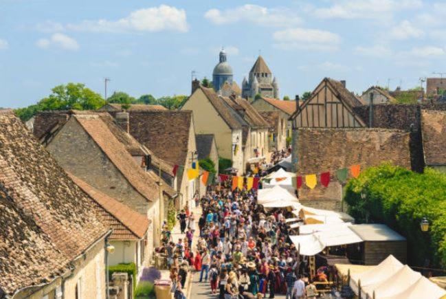 Le Gite Entre Val Et Rose Provins Eksteriør billede